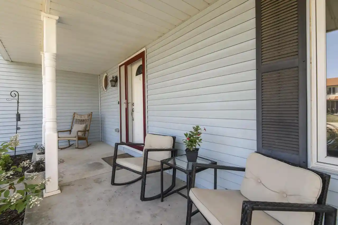 3rd image of 2121 September Dr Dr, Caledonia, WI 53402 | MLS# 1973234