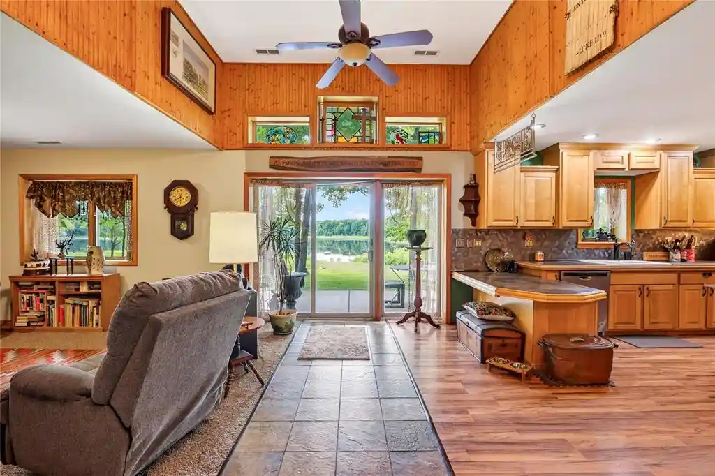 4th image of 318 Wennenberg Shore Dr Dr, Shell Lake, WI 54871 | MLS# 1603523