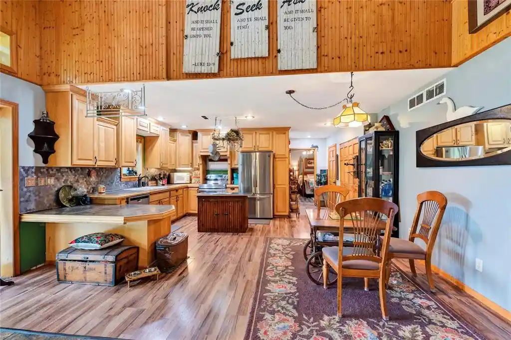 5th image of 318 Wennenberg Shore Dr Dr, Shell Lake, WI 54871 | MLS# 1603523