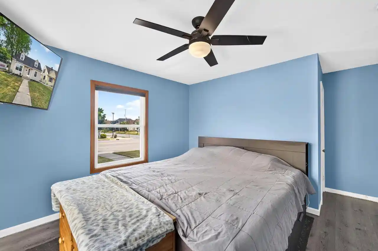 3rd image of 7005 W Lincoln Avenue Avenue, Milwaukee, WI 53219 | MLS# 1973235