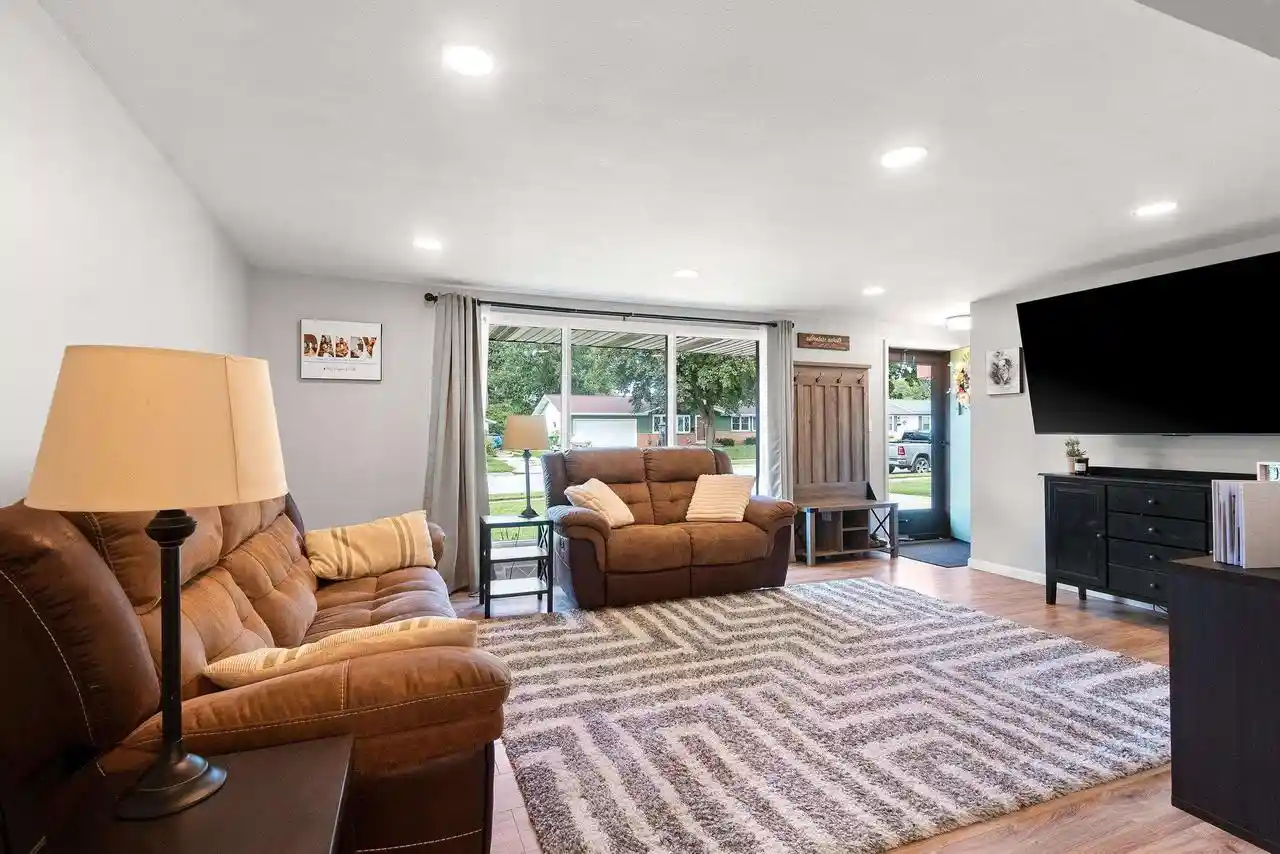 2nd image of 1824 Fiesta Lane Lane, Green Bay, WI 54302 | MLS# 50329744