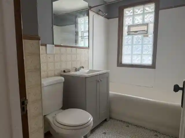 Listing Photo 5 - Condo for sale in building located at 2629-2631 N 49th St St, Milwaukee, WI 53210 - Unit #2631