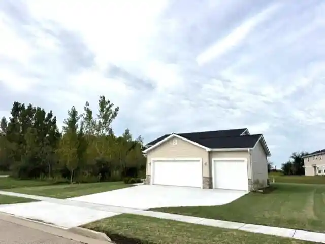 Photo 3 of Single family home for sale at 333 Parker Dr Dr, Genoa City, WI 53128 | MLS# 1973247 | Listing updated on 2026-09-10