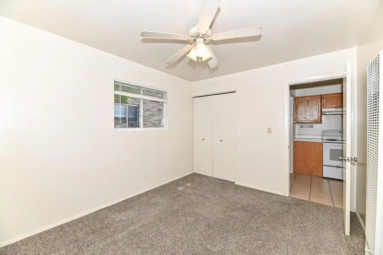 Listing Photo 4 - Condo for sale in building located at 2520 N Murray Ave Ave, Milwaukee, WI 53211 - Unit #2522