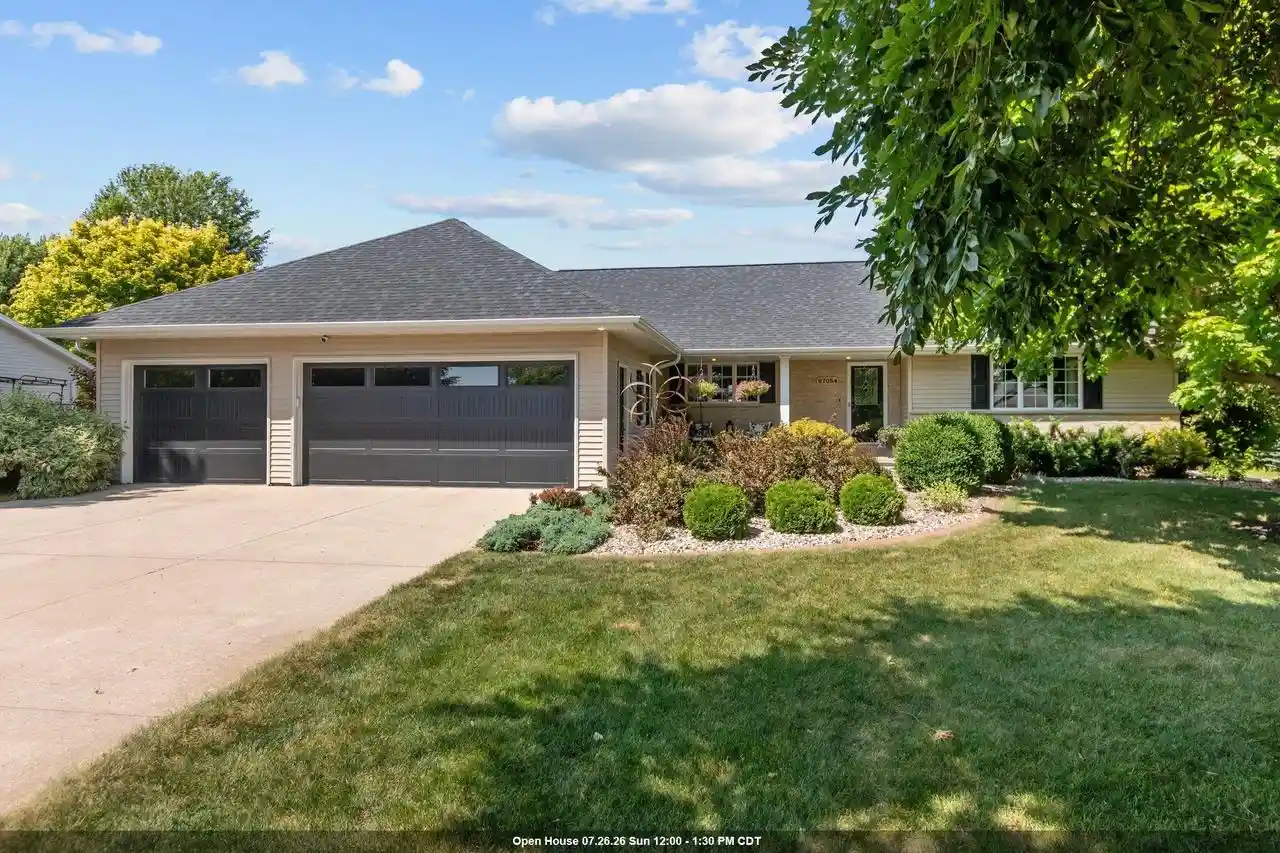 Homes for sale in Greenville, WI | W7054 Bluebluff Way Way, Greenville, WI 54942 | MLS# 50329731
