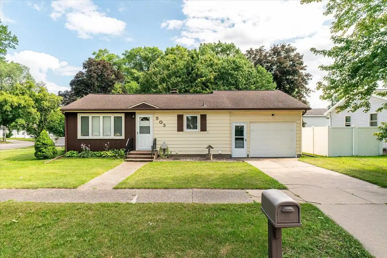 1st image of 503 9th Street S Street S, La Crescent, MN 55947 | MLS# 1973259