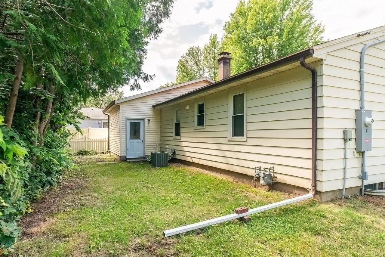 2nd image of 503 9th Street S Street S, La Crescent, MN 55947 | MLS# 1973259