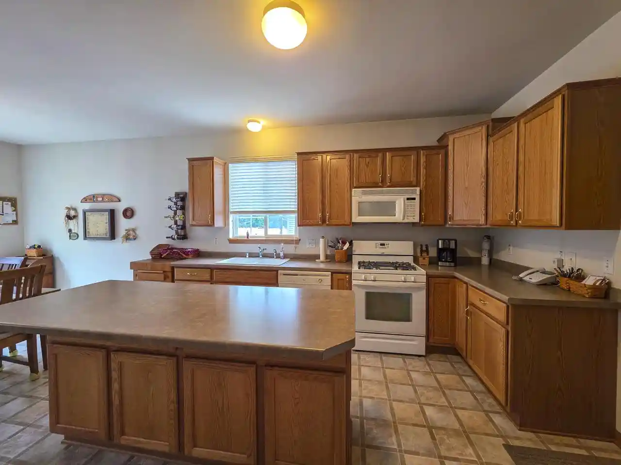 2nd image of 601 Bridlewood Lane Lane, Watertown, WI 53094 | MLS# 1973263