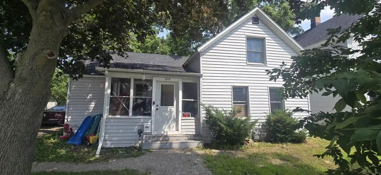 Photo 1 of Single family home for sale at 614 Broad Street Street, Oshkosh, WI 54901 | MLS# 50329748 | Listing updated on 2026-07-24