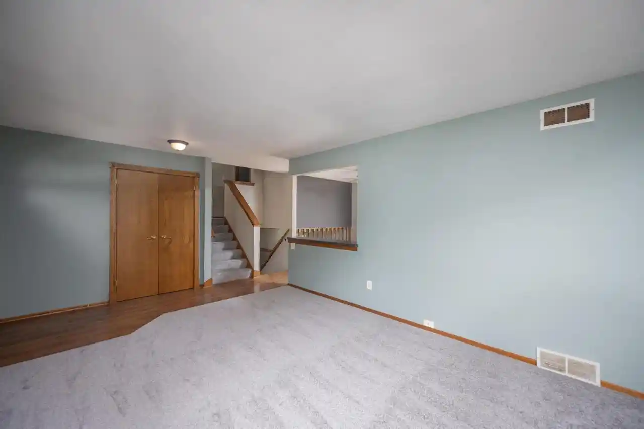 image of 7601 S Manor Avenue Avenue, Oak Creek, WI 53154 | MLS# 1973299