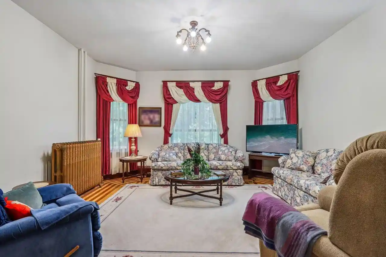 2nd image of 3226 Jackson Dr Dr, Jackson, WI 53037 | MLS# 1973301