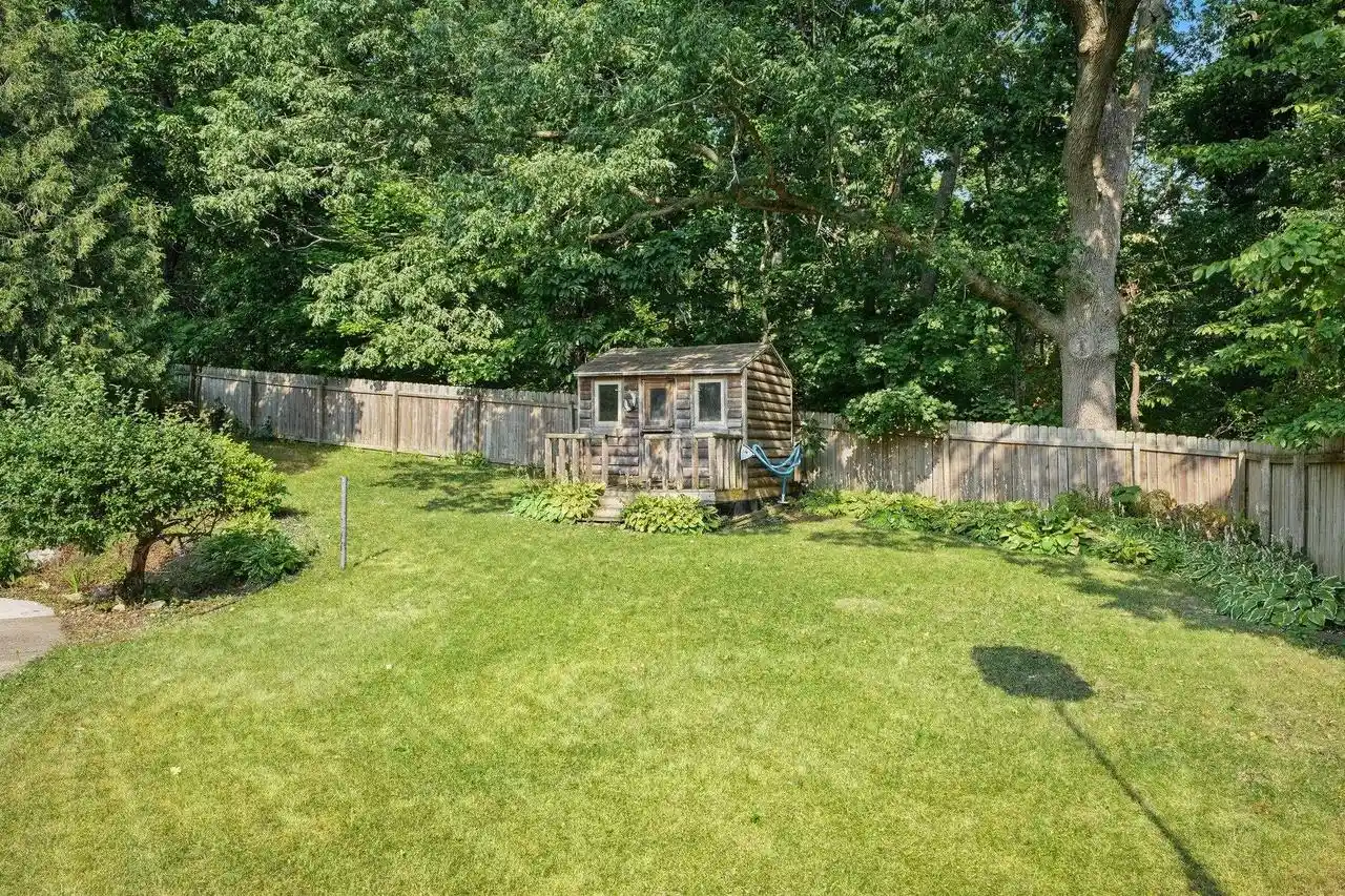 2nd image of 6211 Indian Mound Dr Dr, Mcfarland, WI 53558 | MLS# 2028851