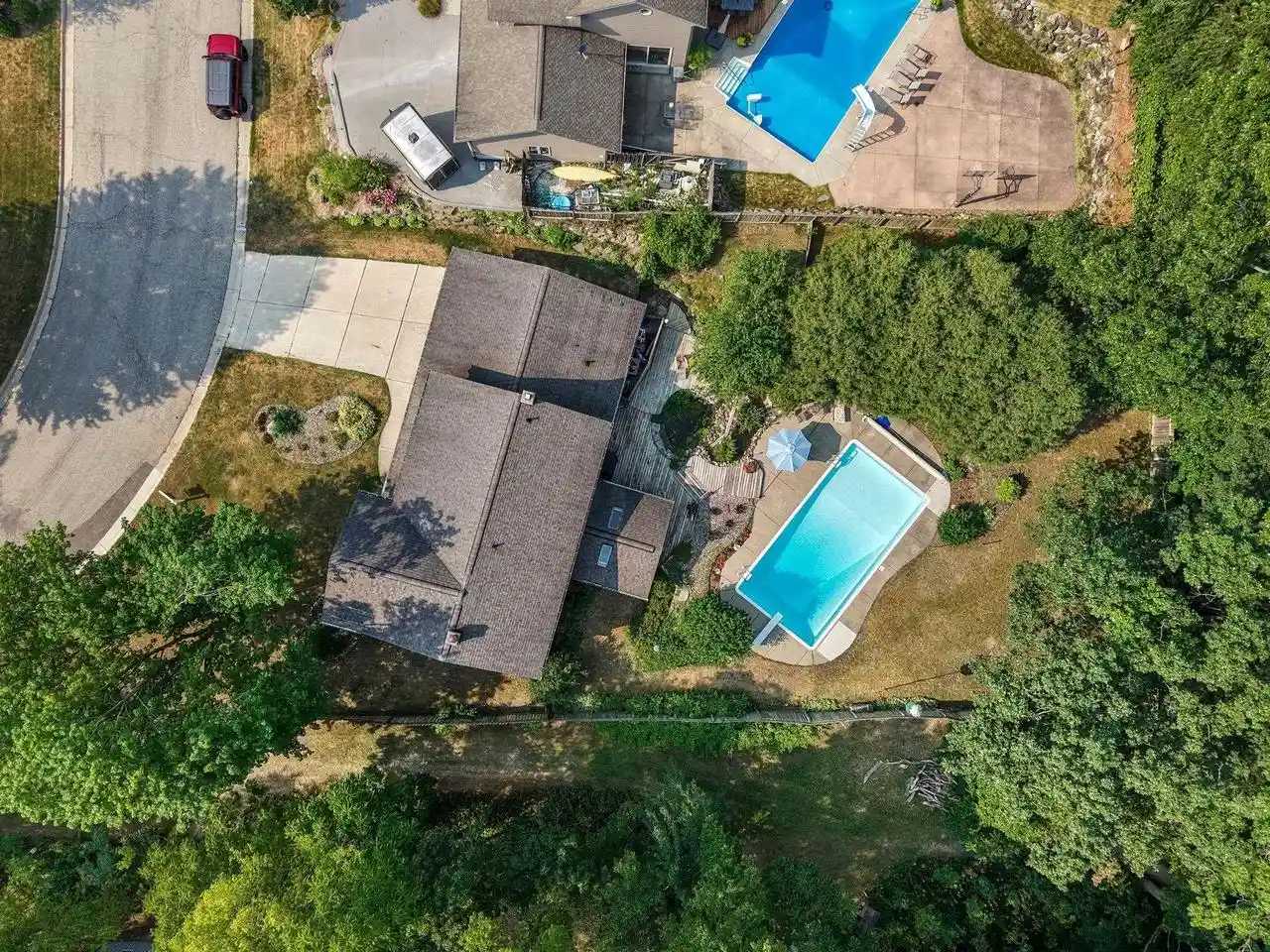 3rd image of 6211 Indian Mound Dr Dr, Mcfarland, WI 53558 | MLS# 2028851