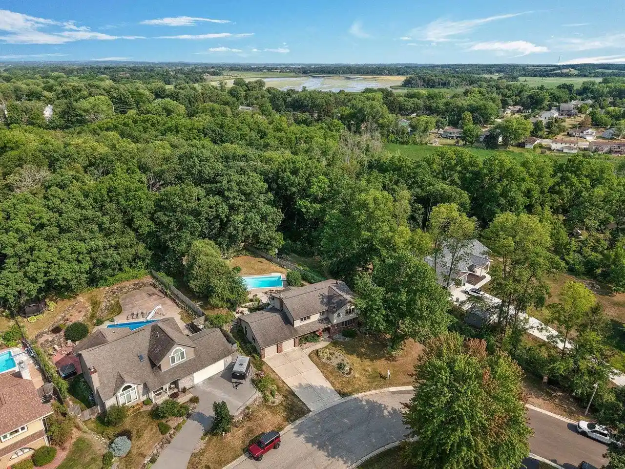 5th image of 6211 Indian Mound Dr Dr, Mcfarland, WI 53558 | MLS# 2028851