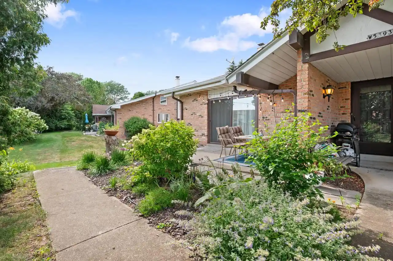 1st image of N16w5393 Garfield Court Court, Cedarburg, WI 53012 | MLS# 1973315