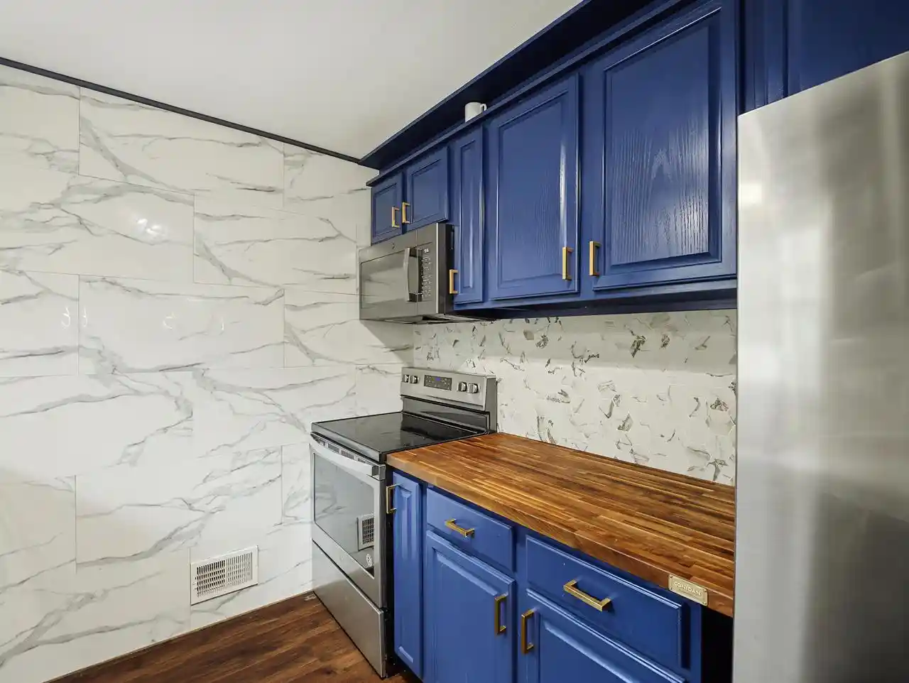 Photo 3 of Single family home for sale at 522 S Midvale Blvd, Madison, WI 53711 | MLS# 2028861 | Listing updated on 2026-10-07