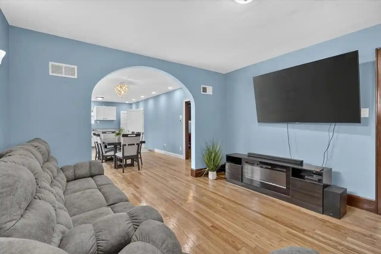 2nd image of 5603 32nd Avenue Avenue, Kenosha, WI 53144 | MLS# 1973322