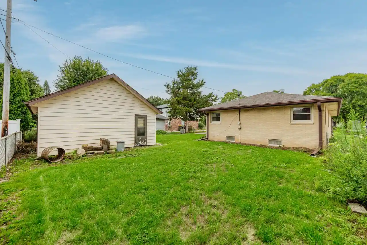 24th image of 916 S 120th Street Street, Milwaukee, WI 53214 | MLS# 1973328