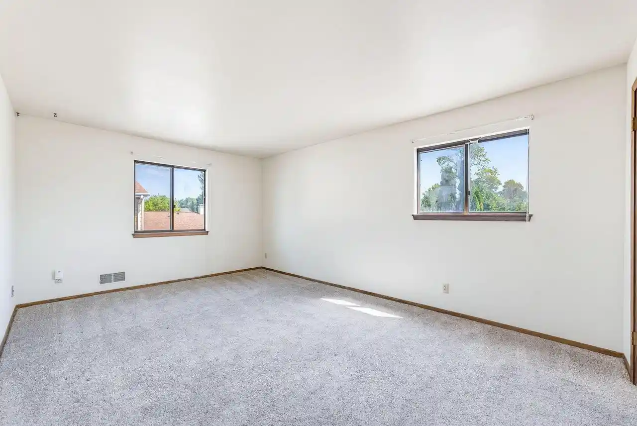 5th image of 9442 W Maple Court Court, Milwaukee, WI 53214 | MLS# 1973329