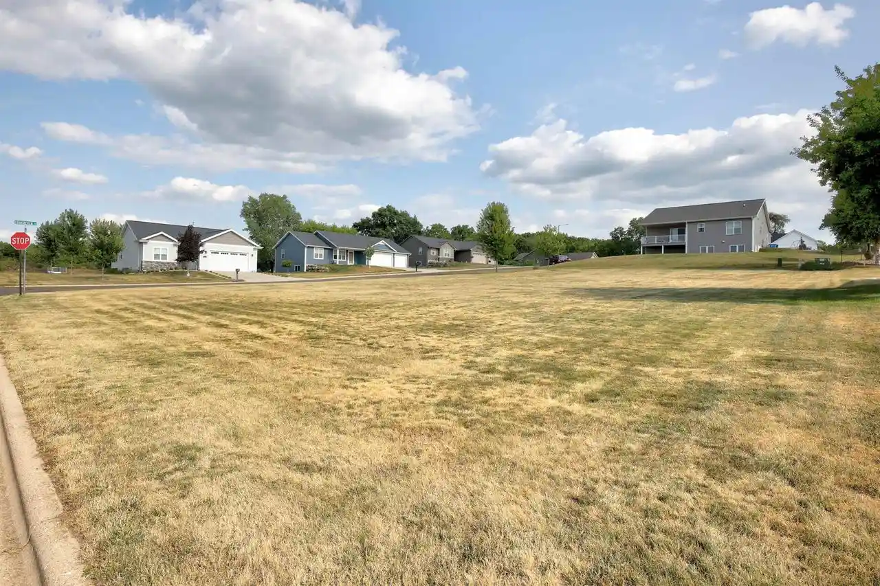 2nd image of 330 Valley View Dr Dr, Rio, WI 53960 | MLS# 2028864