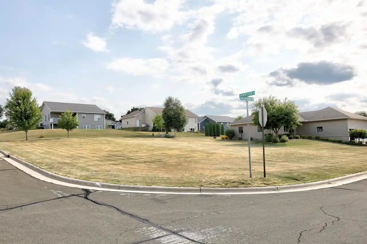 3rd image of 330 Valley View Dr Dr, Rio, WI 53960 | MLS# 2028864