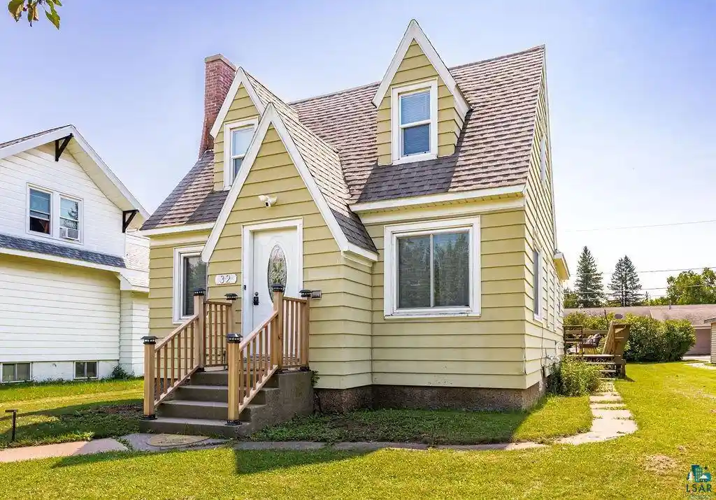 1st image of 32 Laurel Ave Ave, Superior, WI 54880 | MLS# 6126968