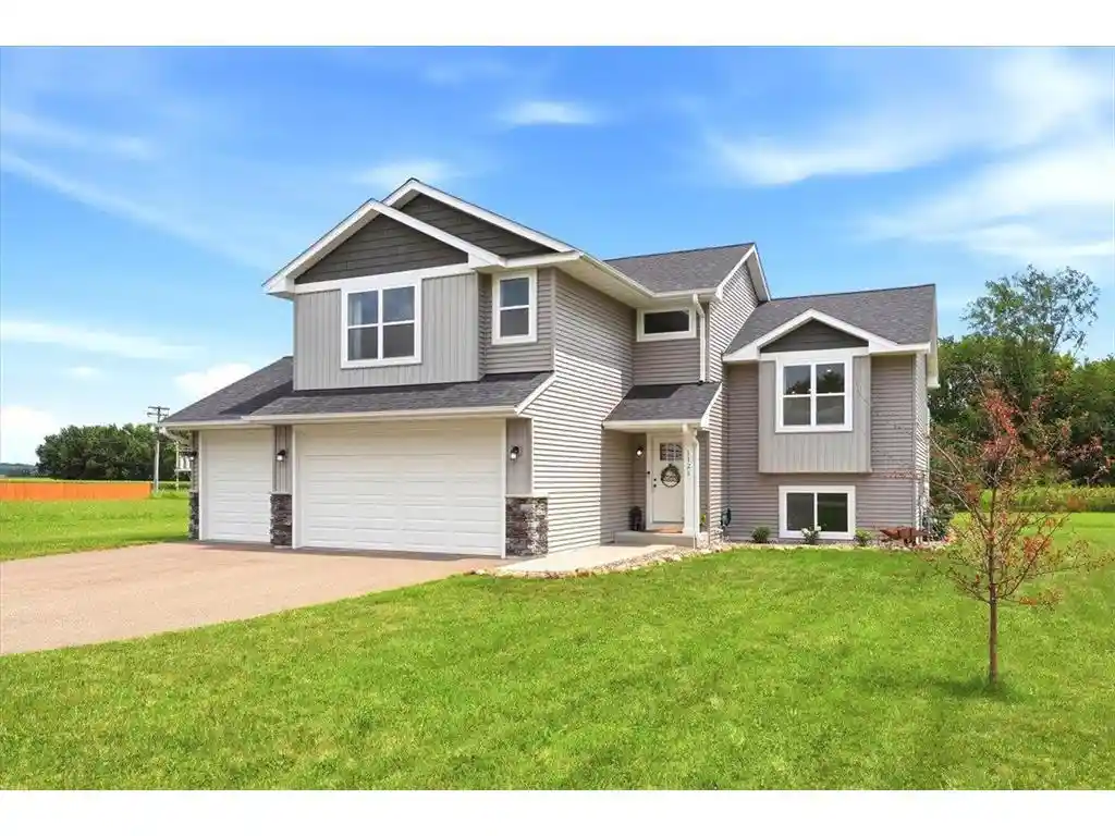 1st image of 1121 Eulaine Circle Circle, Hammond, WI 54015 | MLS# 7114528