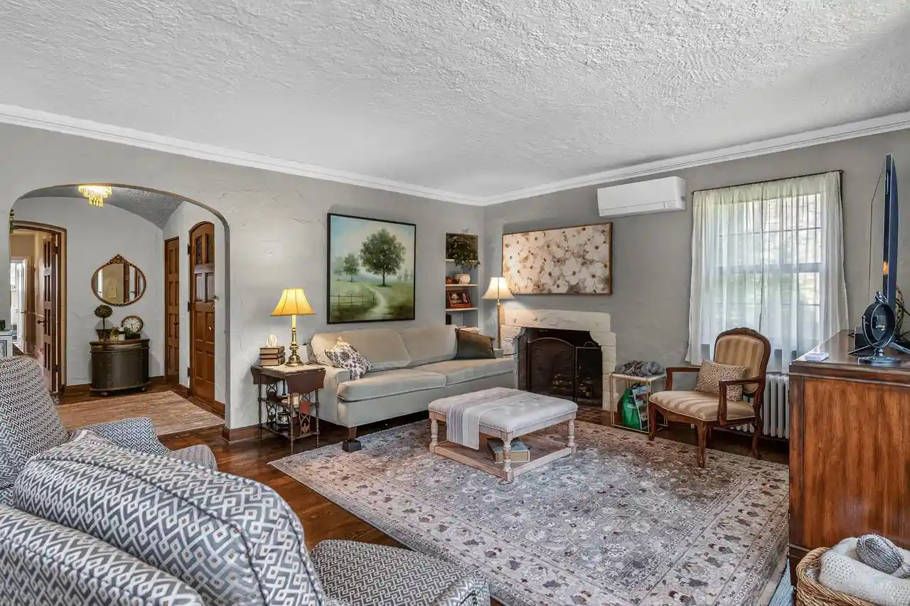Listing Photo 3 - Condo for sale in building located at 4143 N Downer Ave Ave, Milwaukee, WI 53211 - Unit #4145