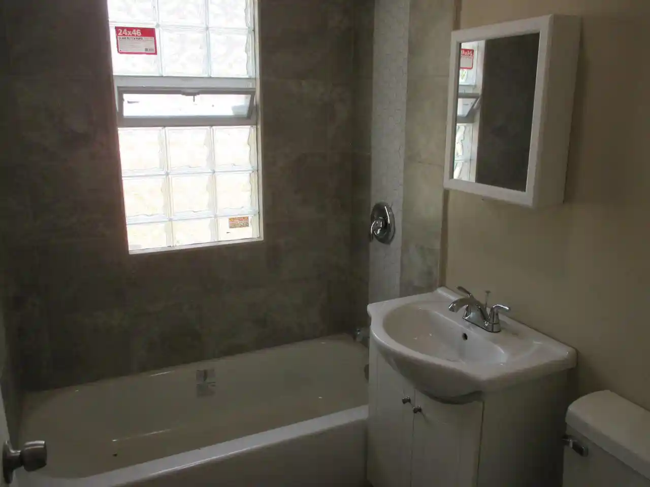 Photo 3 of Sale Pending at 1925 N 27th Street Street #1927, Milwaukee, WI 53208 | MLS# 1973340 | Listing updated on 2026-08-24