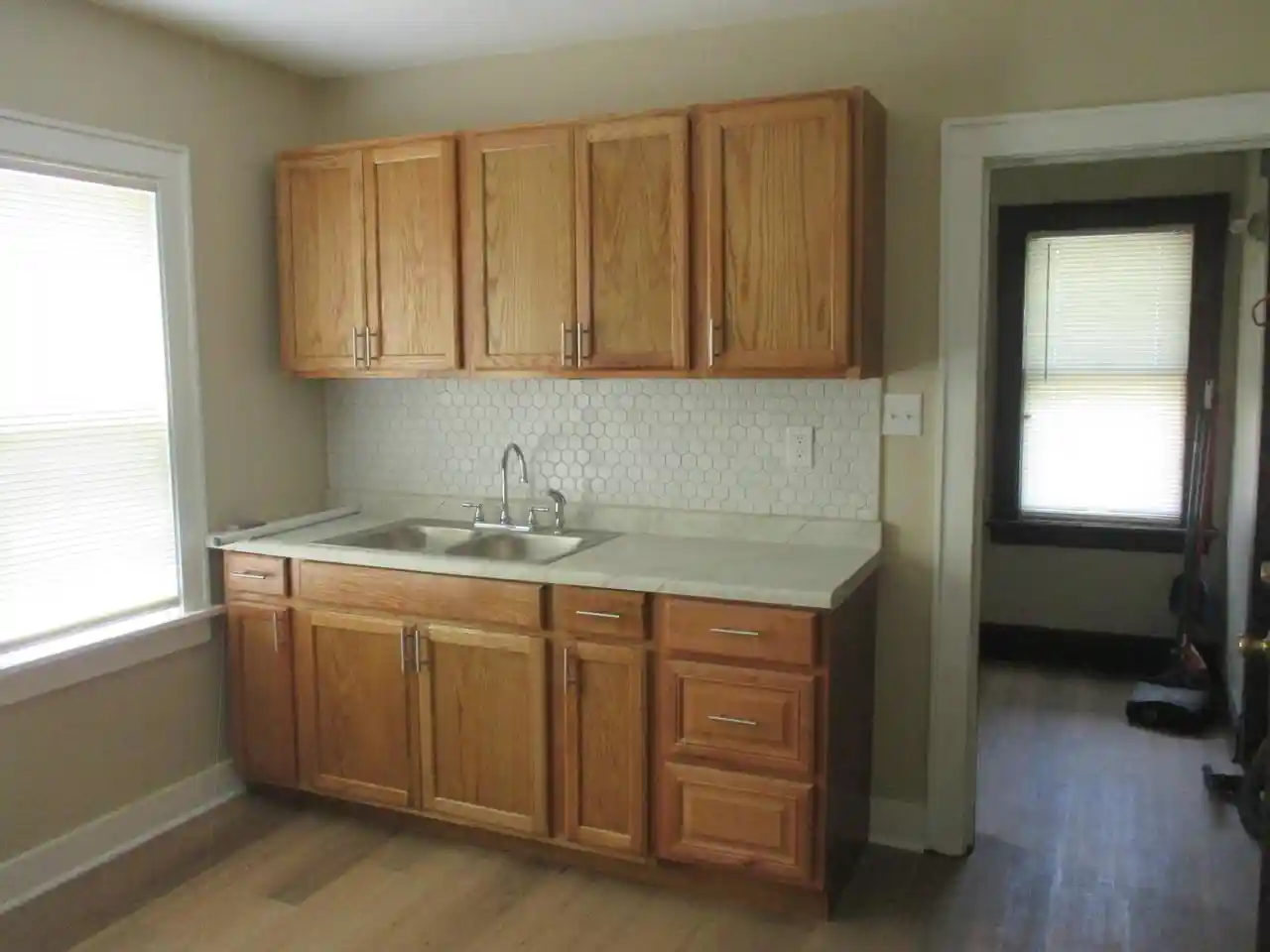 Listing Photo 5 - Condo for sale in building located at 1925 N 27Th St St, Milwaukee, WI 53208 - Unit #1927