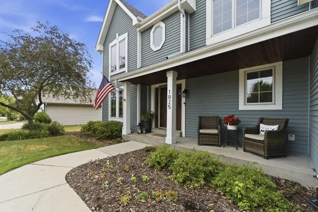 1st image of 1025 E Meadow Terrace Terrace, Oak Creek, WI 53154 | MLS# 1973341
