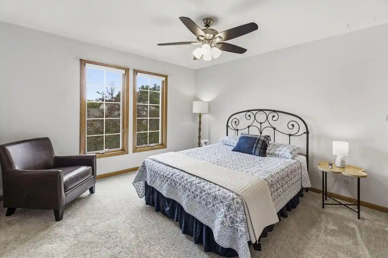 image of 1025 E Meadow Terrace Terrace, Oak Creek, WI 53154 | MLS# 1973341