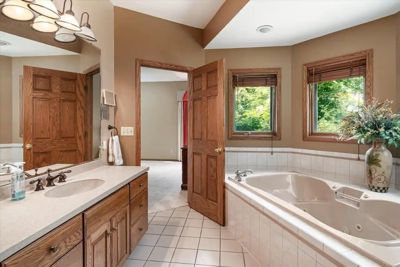 image of 508 Curt Road Road, Holmen, WI 54636 | MLS# 1973368