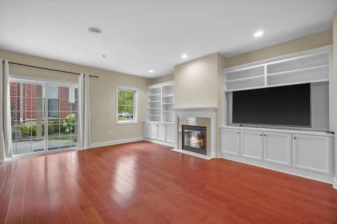 5th image of 17490 Crest Hl Dr Dr, Brookfield, WI 53045