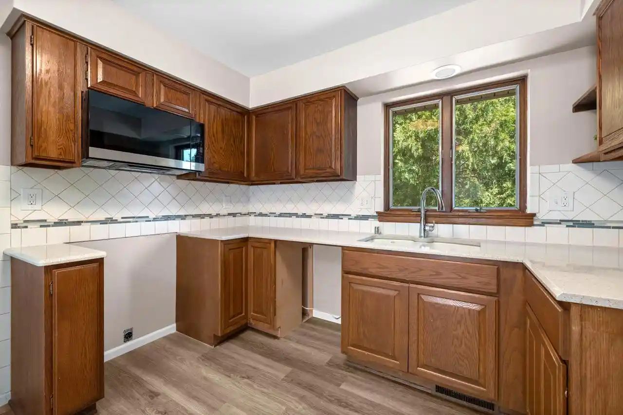 2nd image of 225 W Oak Street Street, Grafton, WI 53024 | MLS# 1973378
