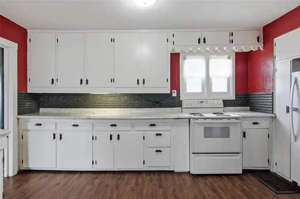 2nd image of 1815 Omaha Street Street, Eau Claire, WI 54703 | MLS# 1603596