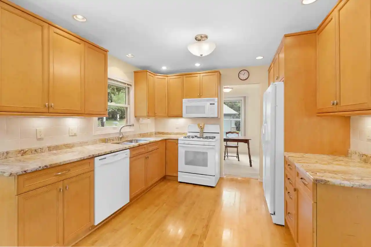 Photo 4 of Single family home for sale at N11W31116 Bunker Hill Trail Trail, Delafield, WI 53018 | MLS# 1973402 | Listing updated on 2026-08-28