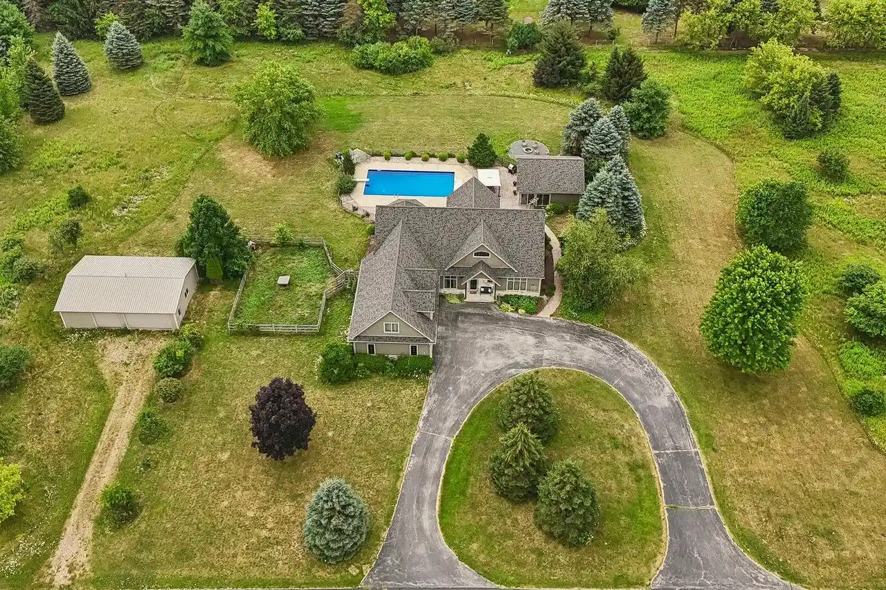 1st image of W287n8810 Center Oak Road Road, Hartland, WI 53029 | MLS# 1973404