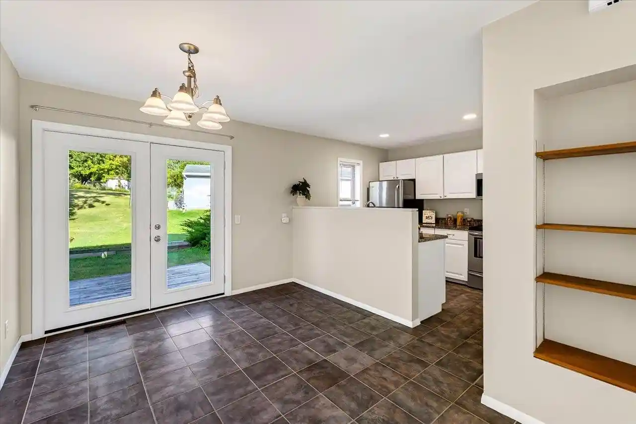 2nd image of 401 Melody Lane Lane #B, Verona, WI 53593 | MLS# 2028922