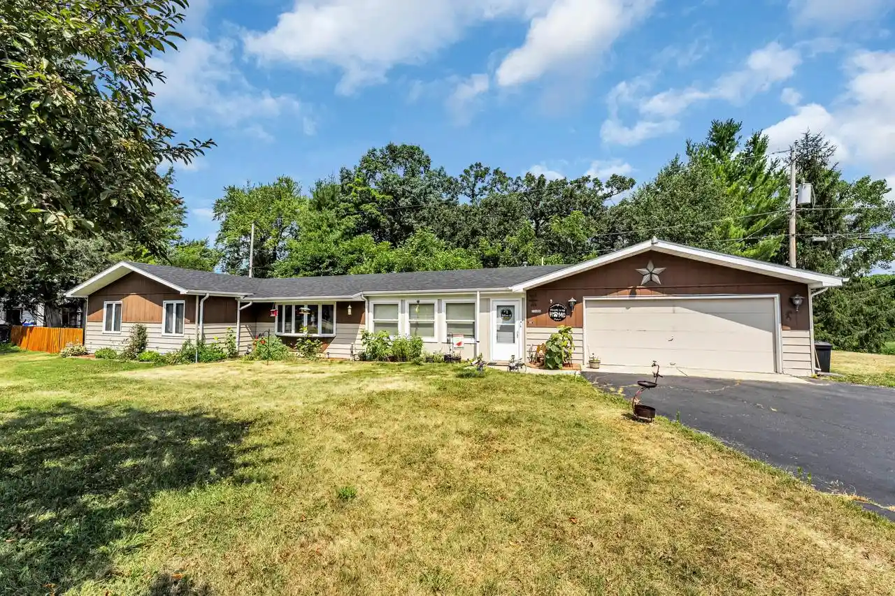 1st image of 33606 Bohner Dr Dr, Burlington, WI 53105 | MLS# 1973416