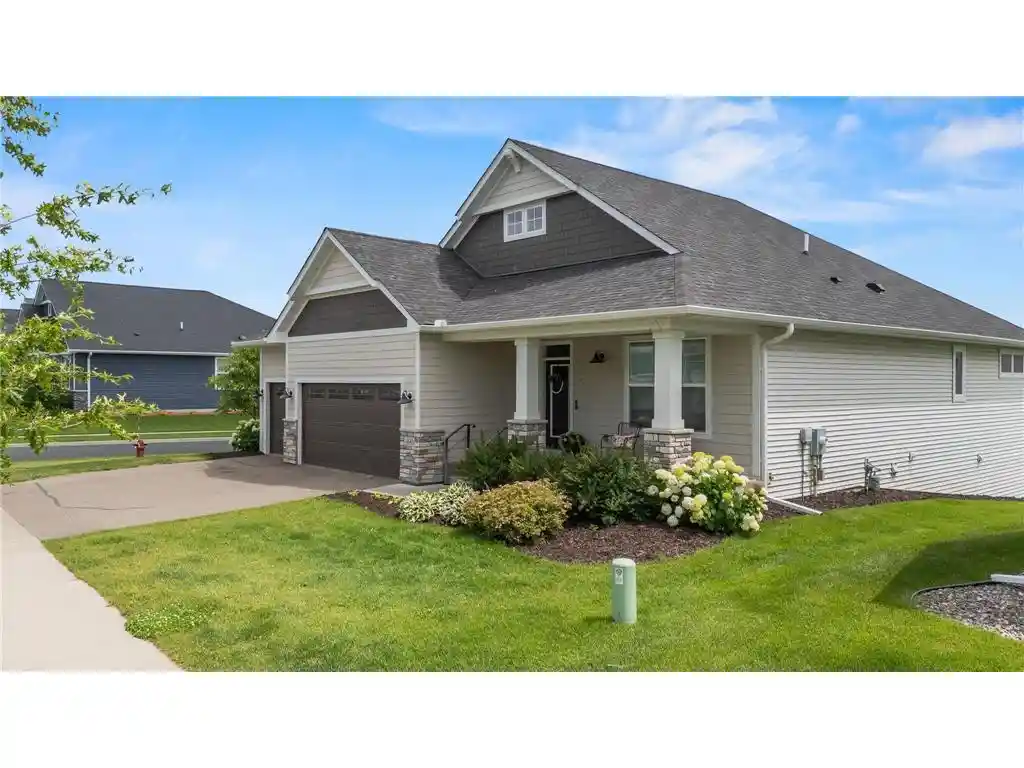 1st image of 490 Elizabeth Way Way, Hudson, WI 54016 | MLS# 7090485