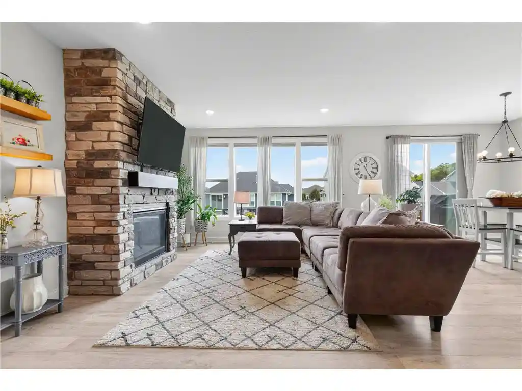 3rd image of 490 Elizabeth Way Way, Hudson, WI 54016 | MLS# 7090485