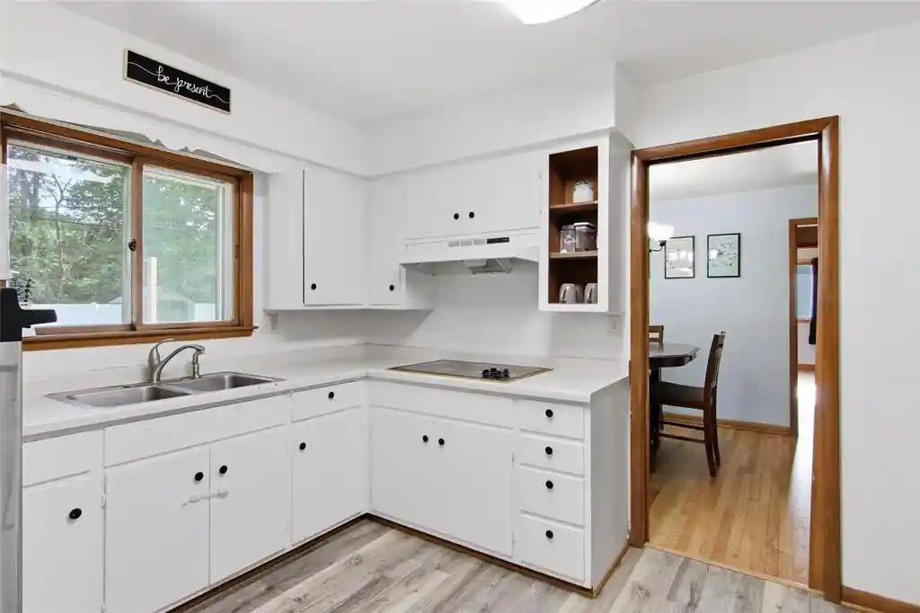 Photo 3 of Single family home for sale at 904 E Lexington Boulevard Boulevard, Eau Claire, WI 54701 | MLS# 1603597 | Listing updated on 2026-09-15