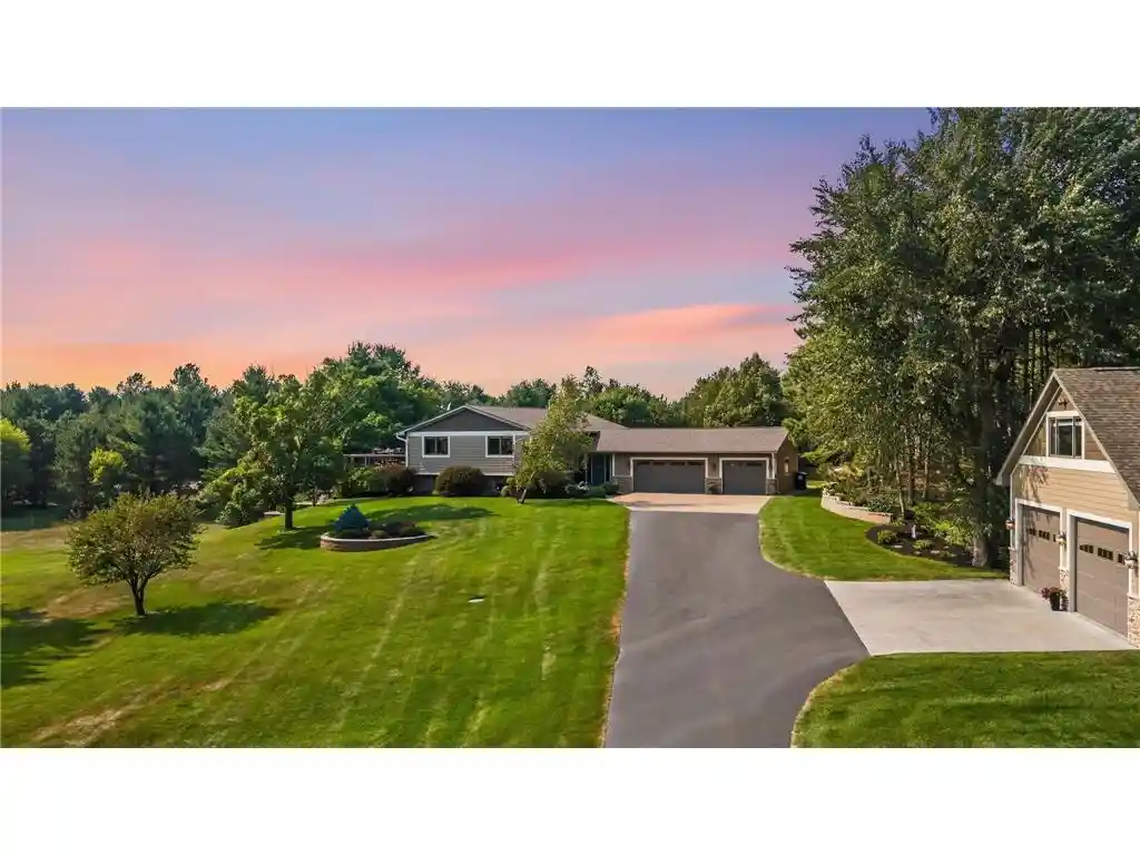 1st image of 746 Packer Dr Dr, Hudson, WI 54016 | MLS# 7116250