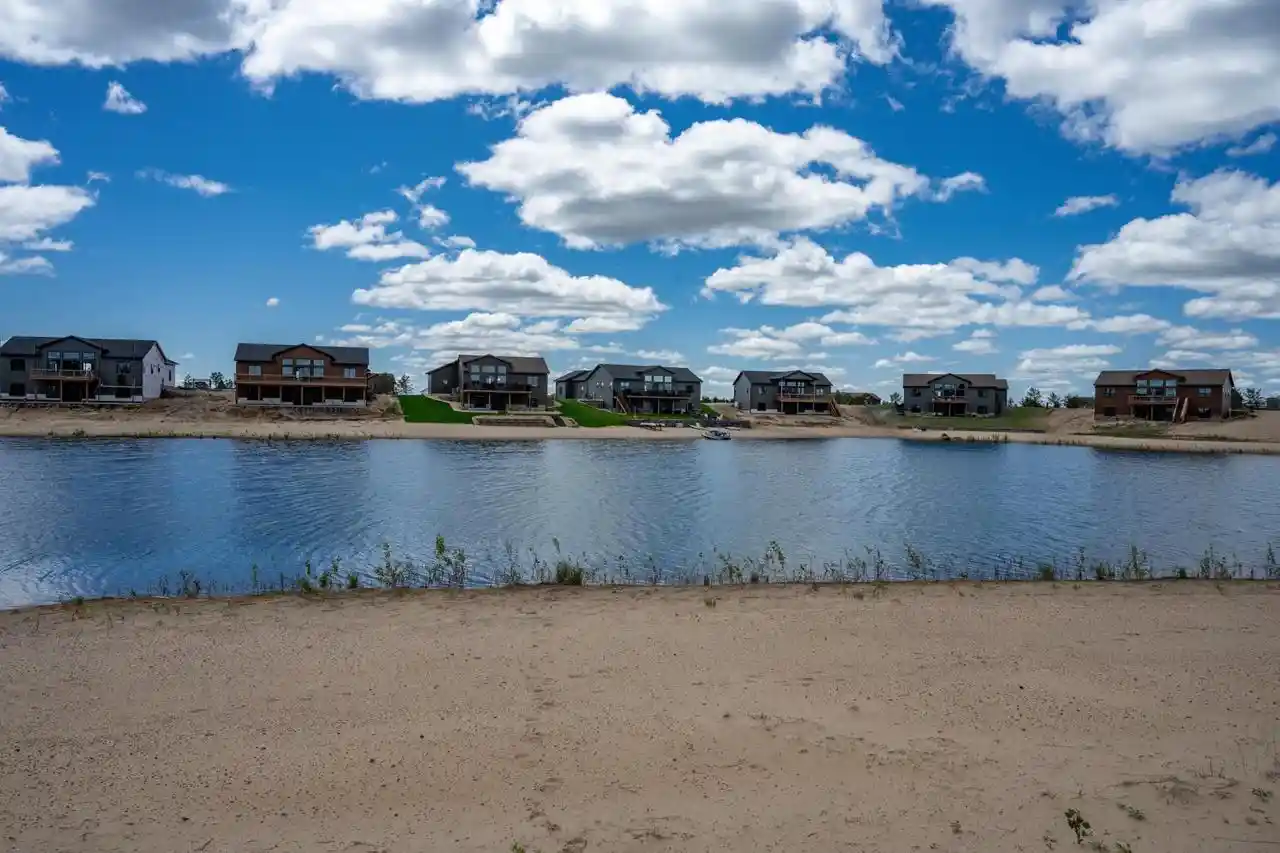 5th image of N8866 Fish Camp Circle Circle, New Lisbon, WI 53950 | MLS# 2028933