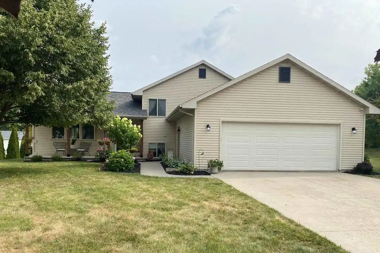 1st image of 3238 Isaac Lane Lane, Oshkosh, WI 54902 | MLS# 50329776