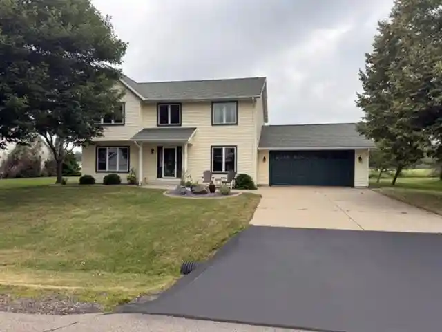 1st image of 1213 W Jefferson Street Street, Marshfield, WI 54449 | MLS# 22603545