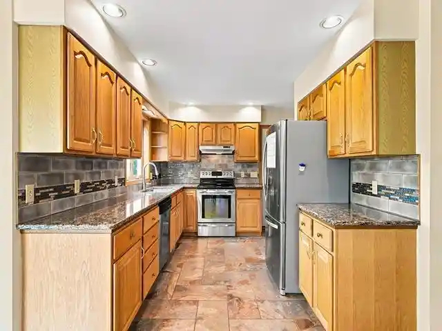 Photo 3 of Single family home for sale at 1213 W Jefferson Street Street, Marshfield, WI 54449 | MLS# 22603545 | Listing updated on 2026-09-03