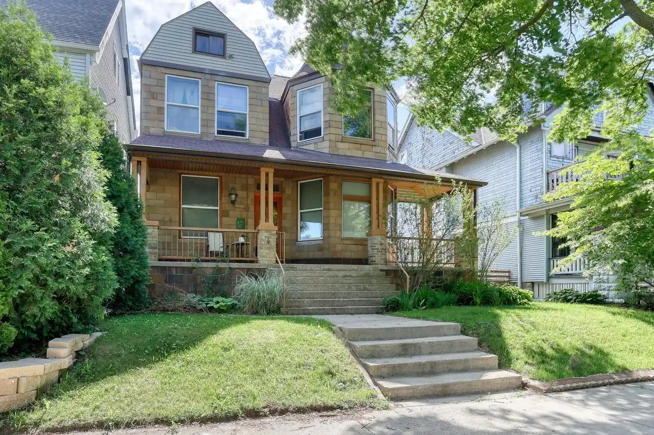 Photo 1 of Single family home for sale at 546 N 32nd Street Street, Milwaukee, WI 53208 | MLS# 1973436 | Listing updated on 2026-09-08