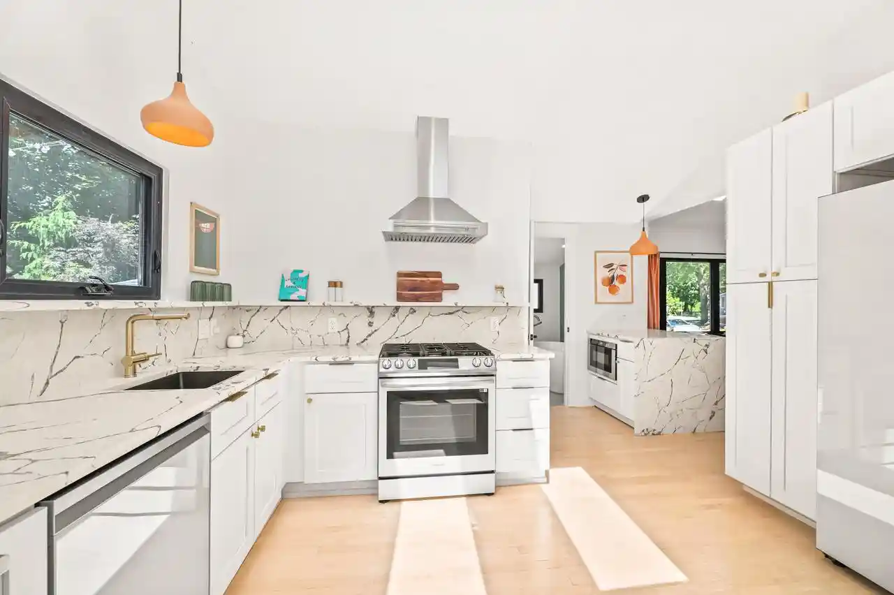 4th image of 2519 S Superior Street Street, Milwaukee, WI 53207 | MLS# 1973441